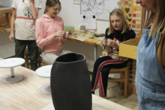 Szkolna pracownia gliny